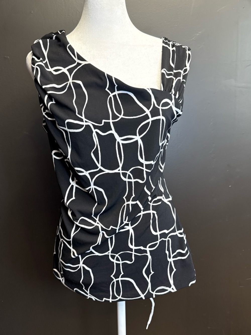 Worthington Black & White Abstract Draped Neck Sleeveless Top